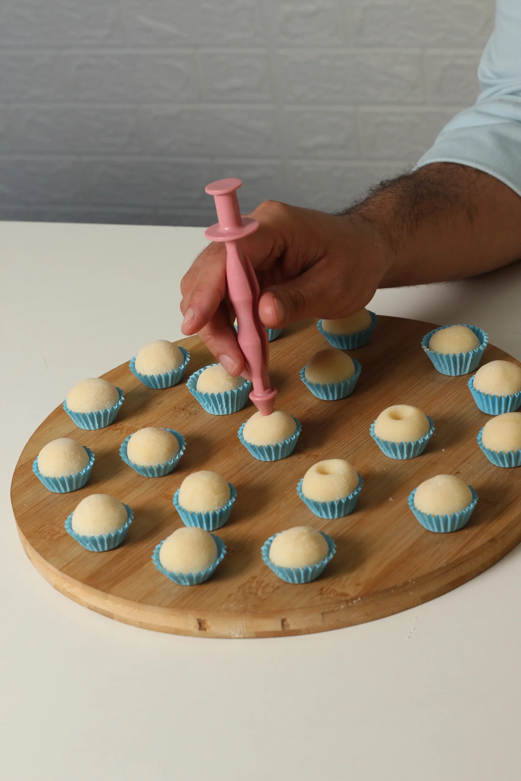 Placa Porcionadora 50 Brigadeiros 18g + Empurrador 2 en 1 | BlueStar - Imagen 2